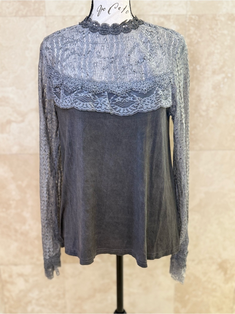 POL Gray Lace Long Sleeve Top Size S